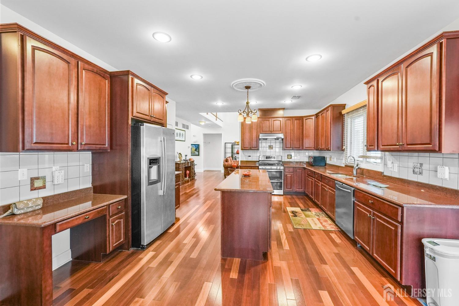 16 Catelli Road Princeton, NJ 08540 - Photo 9 of 53 Gallery Image 9