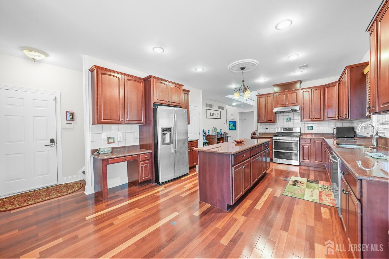16 Catelli Road Princeton, NJ 08540 - Photo 10 of 53 Gallery Image 10