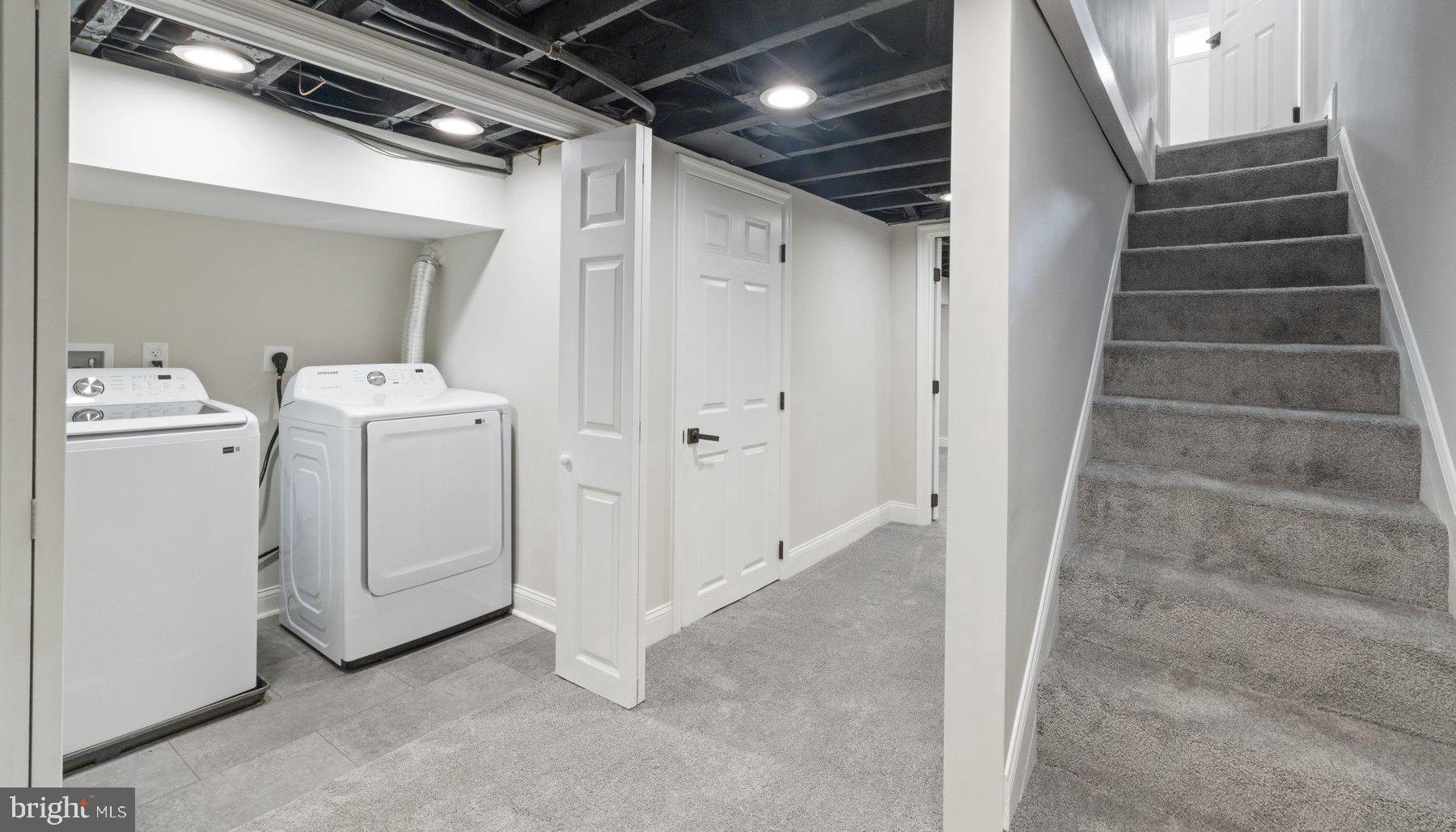 653 Bartlett Avenue Baltimore, MD 21218 - Photo 35 of 39 a view of entryway with washer and dryer