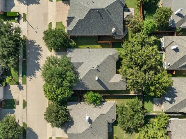 $415,000 | 5908 Parkplace Drive, Denton, TX 76226