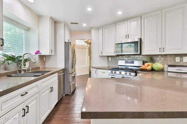 $4,100 | 2598 Winthrop Court, Simi Valley, CA 93065