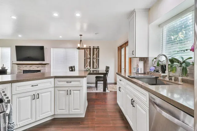 $4,100 | 2598 Winthrop Court, Simi Valley, CA 93065