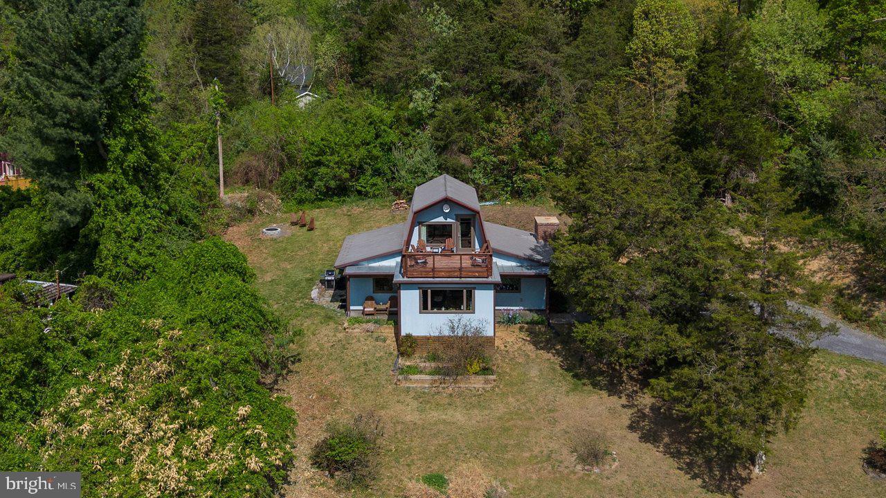 6261 South Page Valley Road Luray, VA 22835 - Photo 1 of 55 front view of a house with a yard
