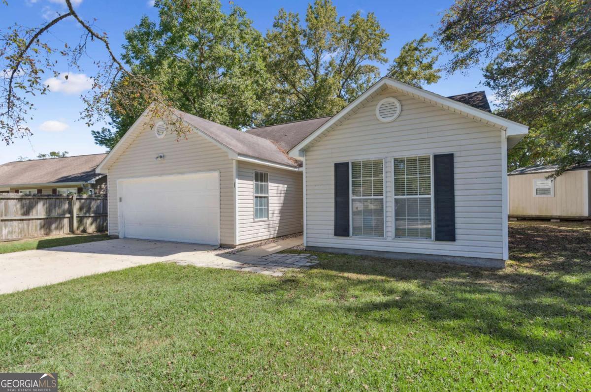 105 Adams Court Brunswick, GA 31525 - Photo 2 of 22