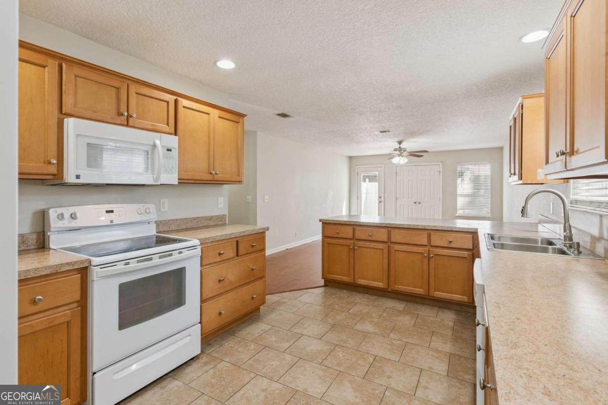 105 Adams Court Brunswick, GA 31525 - Photo 7 of 22