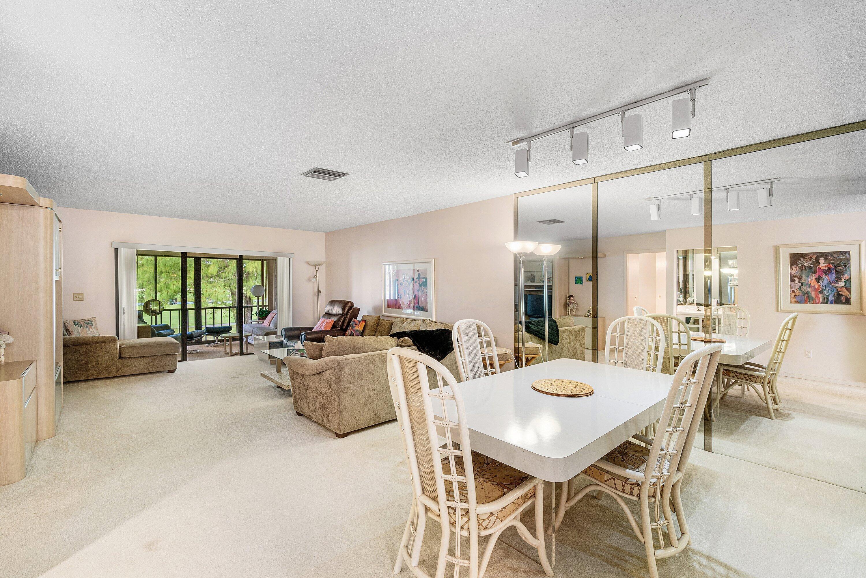 8320 Casa Del Lago, Unit D Boca Raton, FL 33433 - Photo 11 of 29 008-8320CasaDelLago-D-BocaRaton-FL-33433