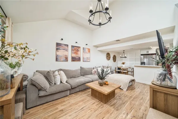 $499,990 | 435 West 9th Street, Upland, CA 91786