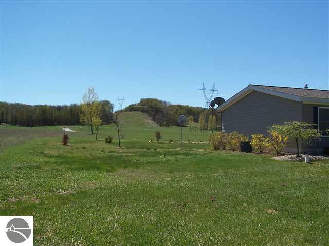 5401 Norton Road Grawn, MI 49637 - Photo 17 of 25 1724439-16.JPG
