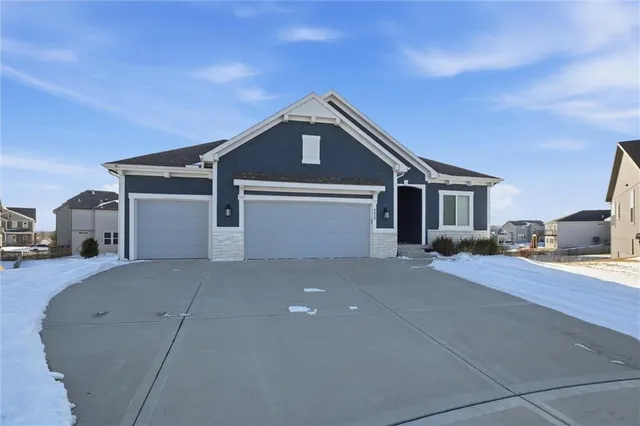 $585,000 | 4420 Southwest Tanzanite Drive, Lee's Summit, MO 64082