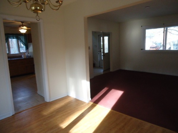 89 Beaconsfield Road Worcester, MA 01602 - Photo 8 of 23 Gallery Image 8