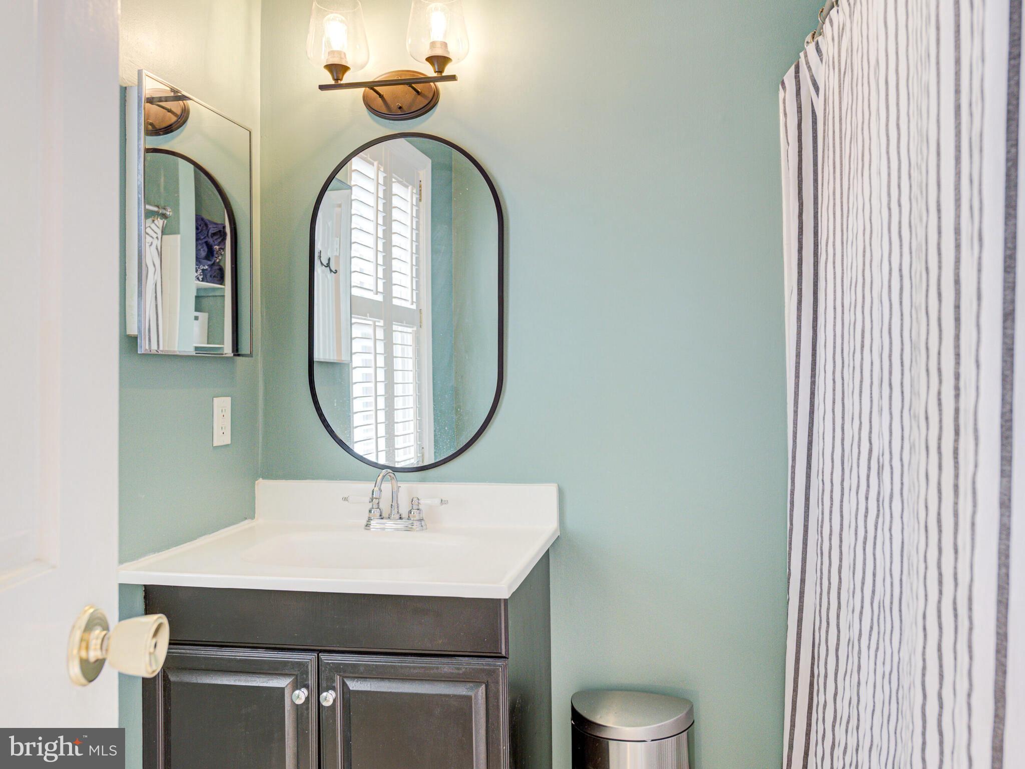 5271 Bradgen Court Springfield, VA 22151 - Photo 22 of 47 Updated and stylish