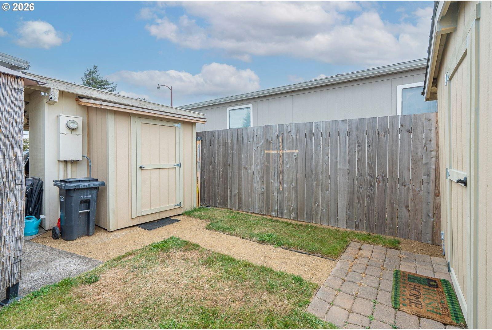 4374 Hazelgreen Road Northeast Salem, OR 97305 - Photo 8 of 33 Gallery Image 8