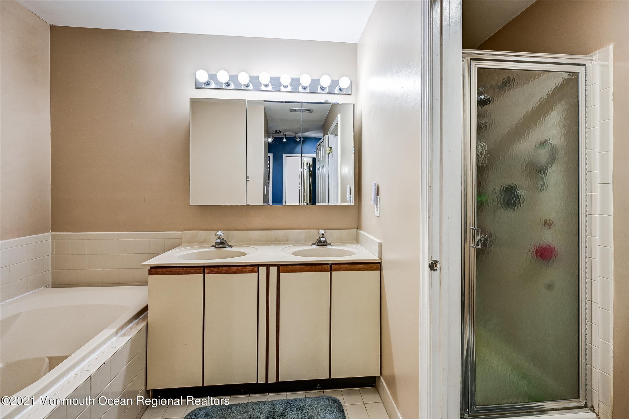 163 Colony Lane Manalapan, NJ 07726 - Photo 22 of 28 Master Bath