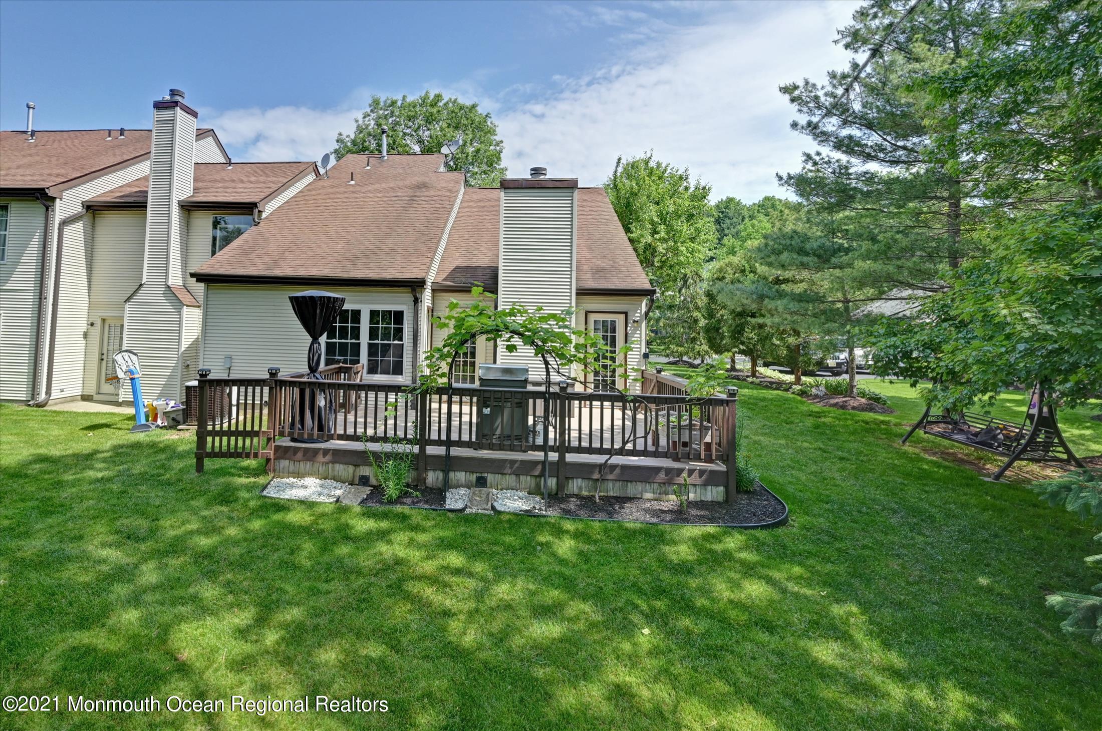 163 Colony Lane Manalapan, NJ 07726 - Photo 4 of 28 Back