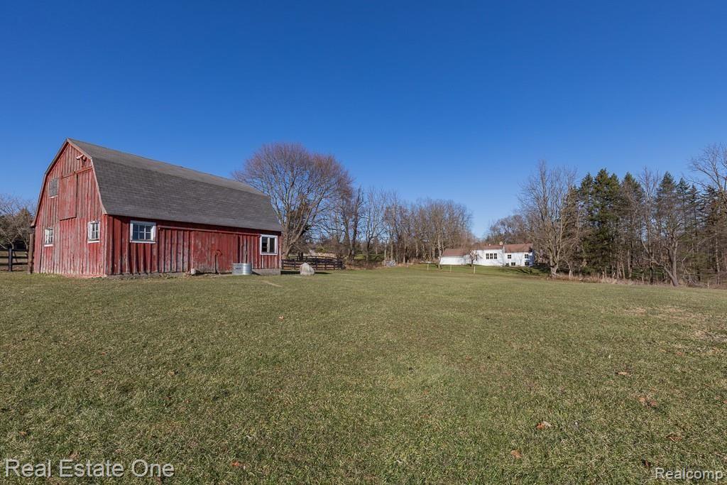 1801 Silver Bell Road Rochester, MI 48306 - Photo 32 of 42 Silverbell
