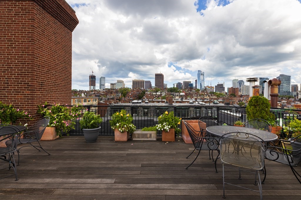 112 Pinckney Street, Unit 11 Boston, MA 02114 - Photo 11 of 13