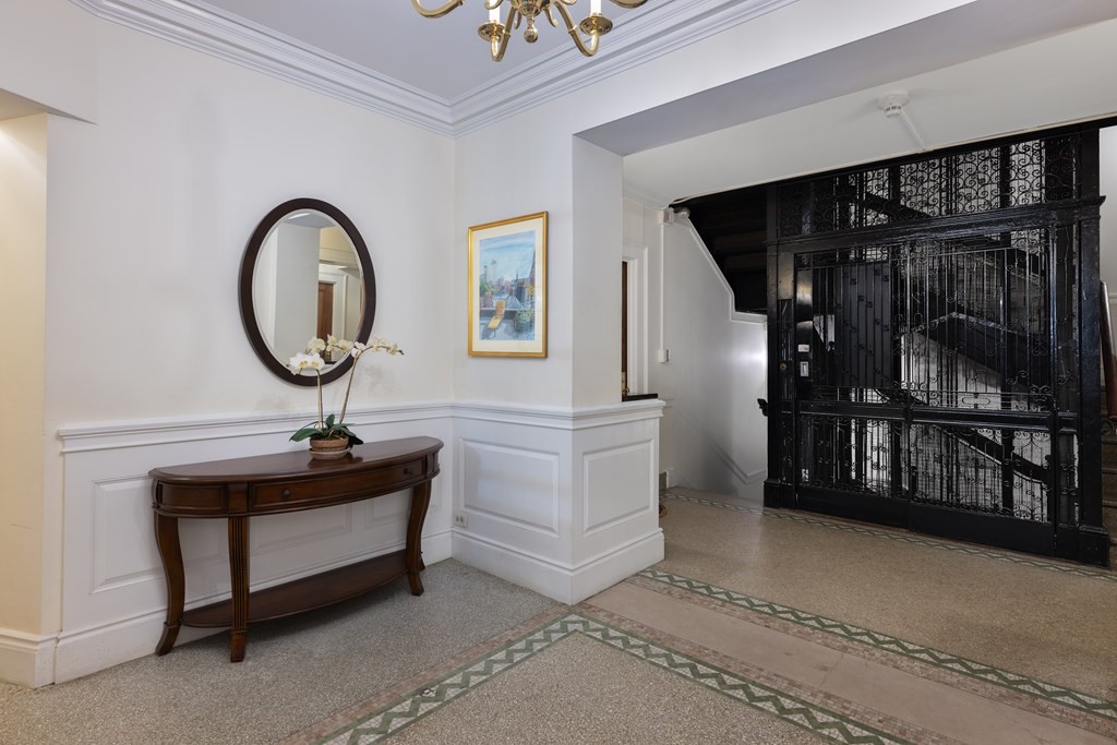 112 Pinckney Street, Unit 11 Boston, MA 02114 - Photo 10 of 13