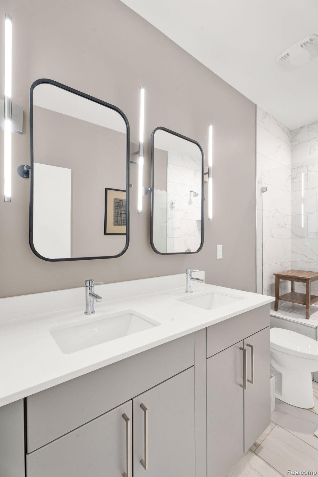 2850 John R Street Detroit, MI 48201 - Photo 16 of 42 En Suite Bathroom with large tile shower