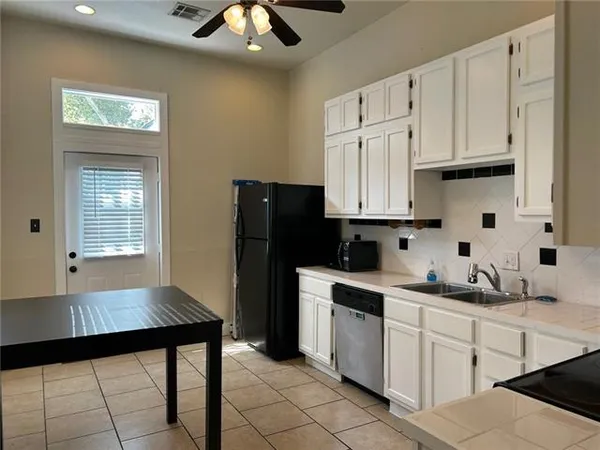 $2,000 | 962 Felicity Street, New Orleans, LA 70130