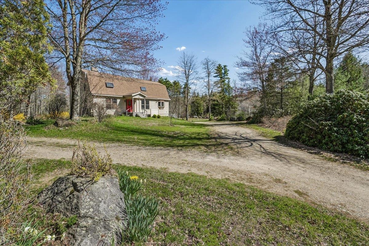 326 Lockes Hill Road Epsom, NH 03234 - Photo 4 of 60 Gallery Image 4
