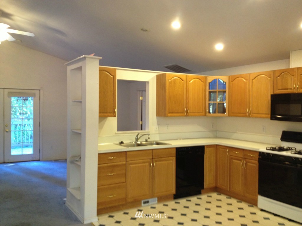 16526 Littlerock Road Southwest Rochester, WA 98579 - Photo 4 of 15
