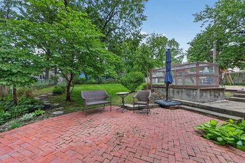 $450,000 | 8804 West 92nd Street, Overland Park, KS 66212