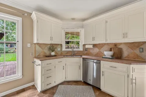 $450,000 | 8804 West 92nd Street, Overland Park, KS 66212