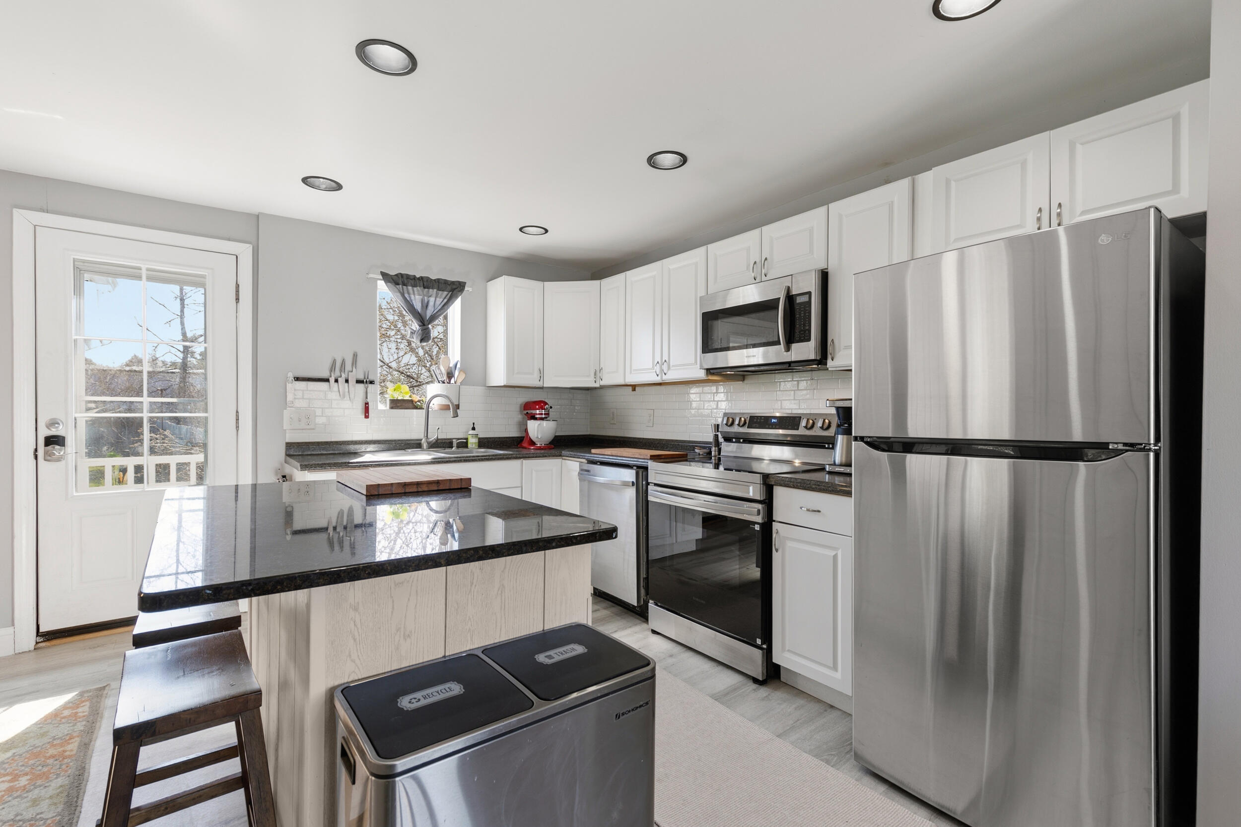 313 R Warren Avenue Portland, ME 04103 - Photo 7 of 41 313R Warren Ave_ Portland_ ME 04103_ USA