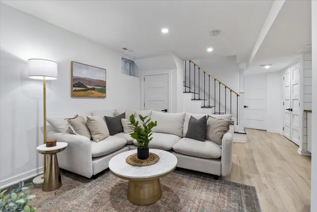 $665,000 | 2854 North Richmond Street, Chicago, IL 60618