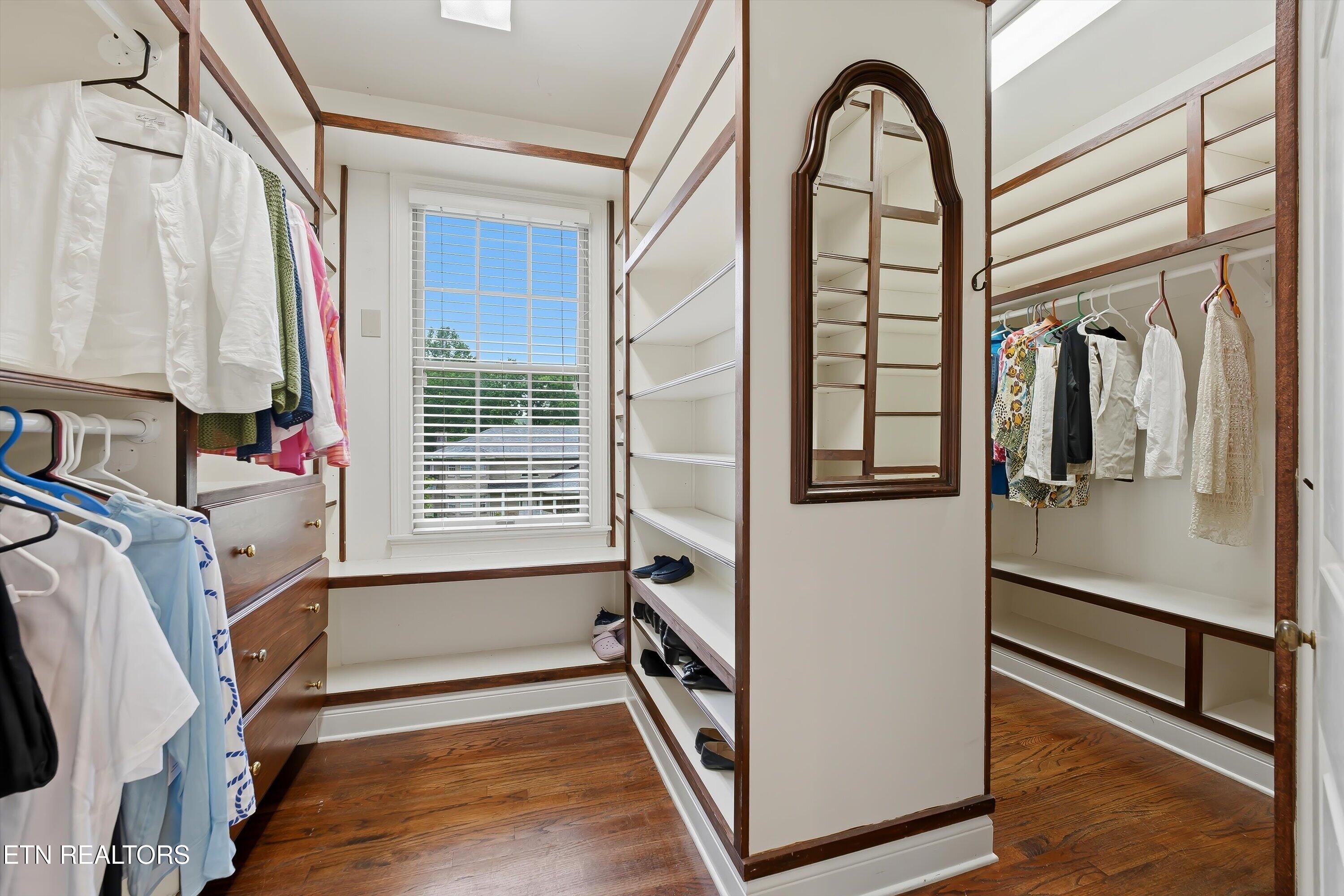 110 Westview Lane Oak Ridge, TN 37830 - Photo 18 of 39 primary closet