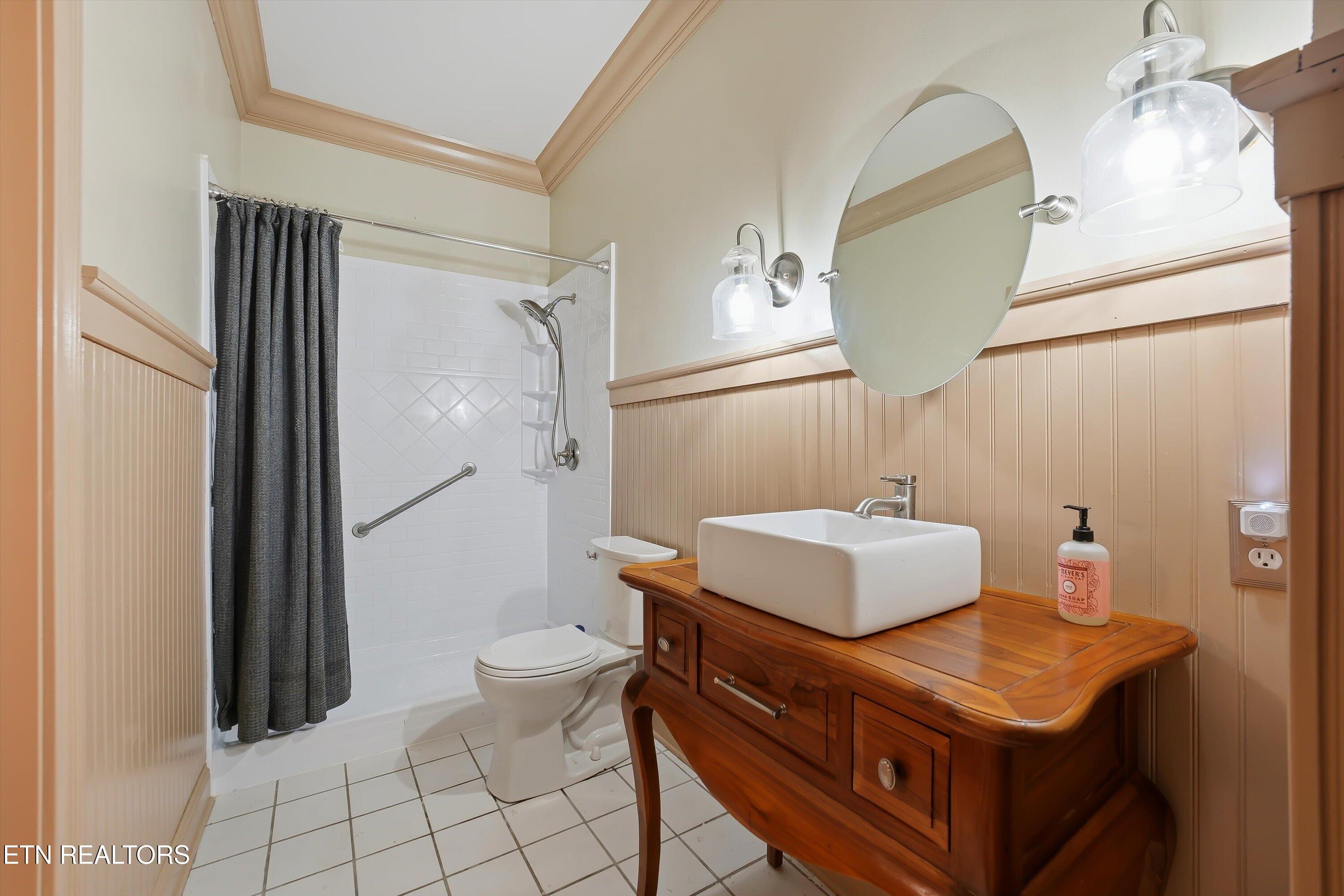 110 Westview Lane Oak Ridge, TN 37830 - Photo 30 of 39 full bath down