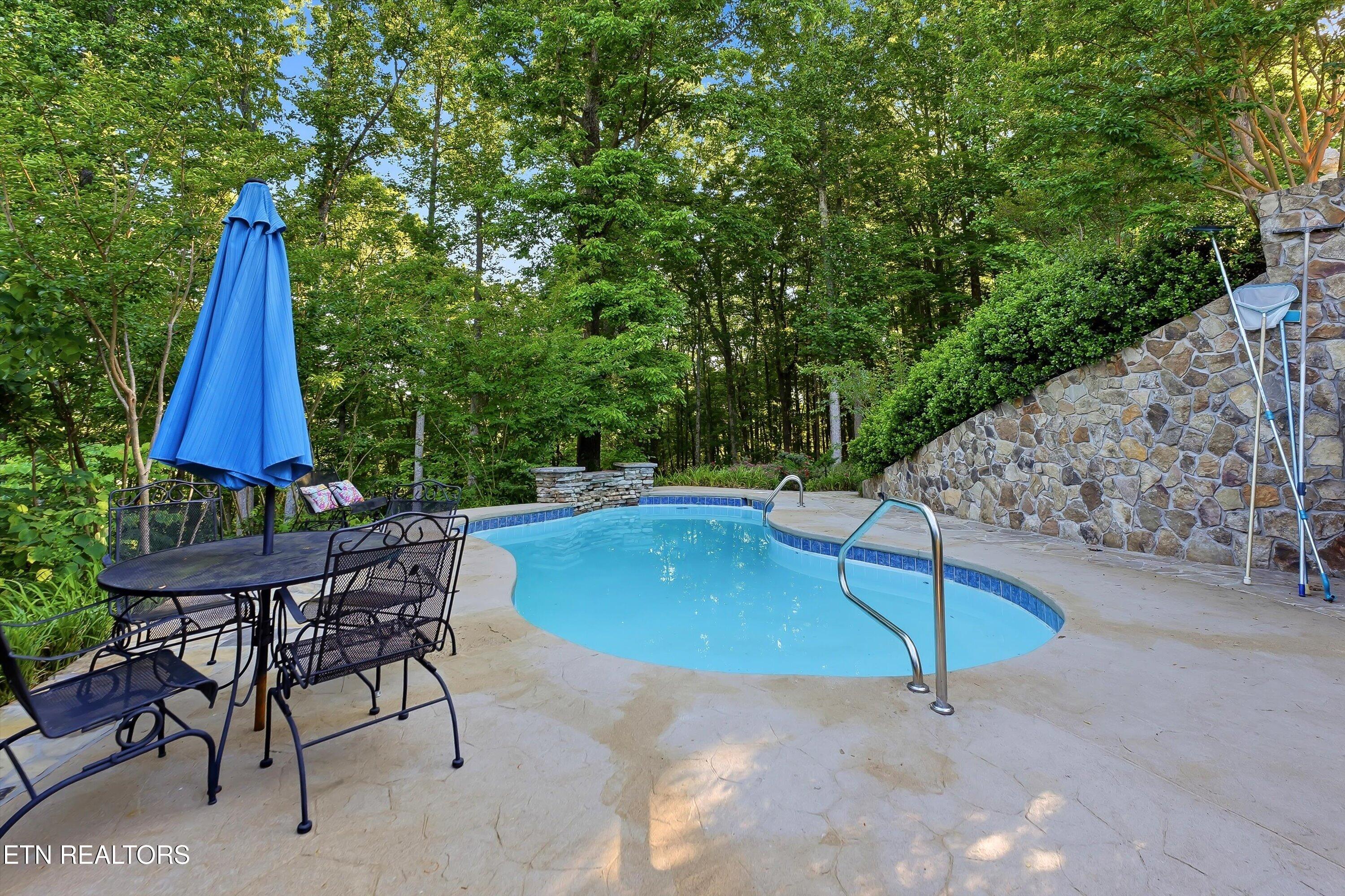 110 Westview Lane Oak Ridge, TN 37830 - Photo 33 of 39 inground pool
