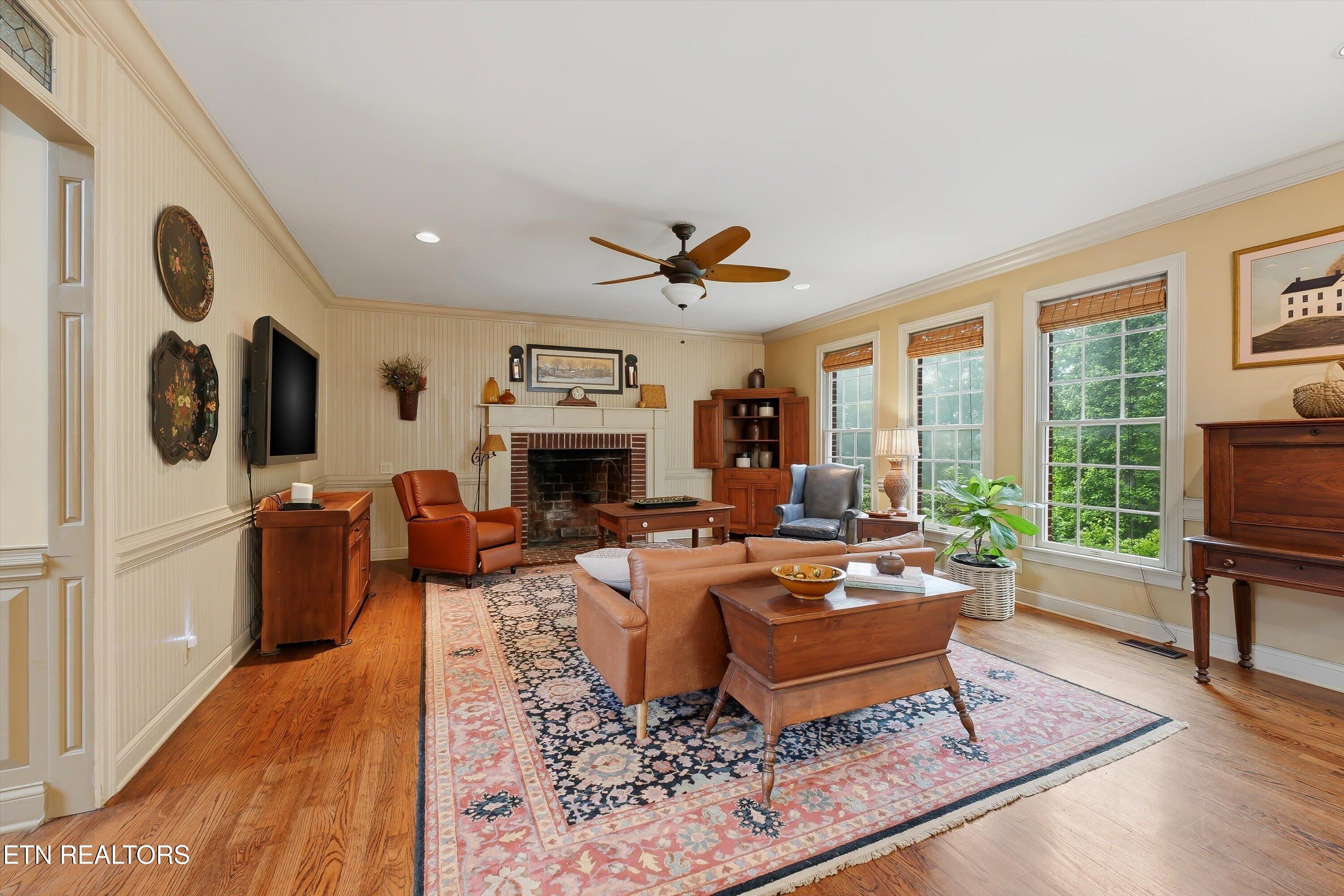 110 Westview Lane Oak Ridge, TN 37830 - Photo 6 of 39 Living room