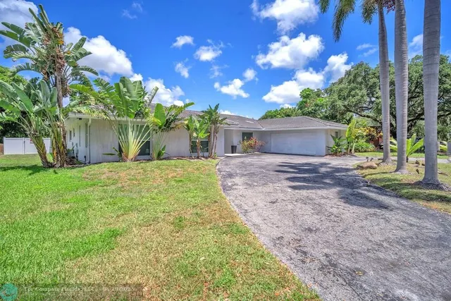 $1,800,000 | 5421 North 36th Court, Hollywood, FL 33021