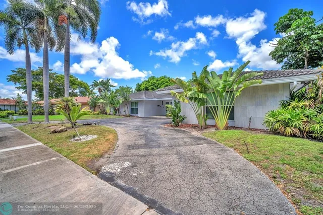 $1,800,000 | 5421 North 36th Court, Hollywood, FL 33021