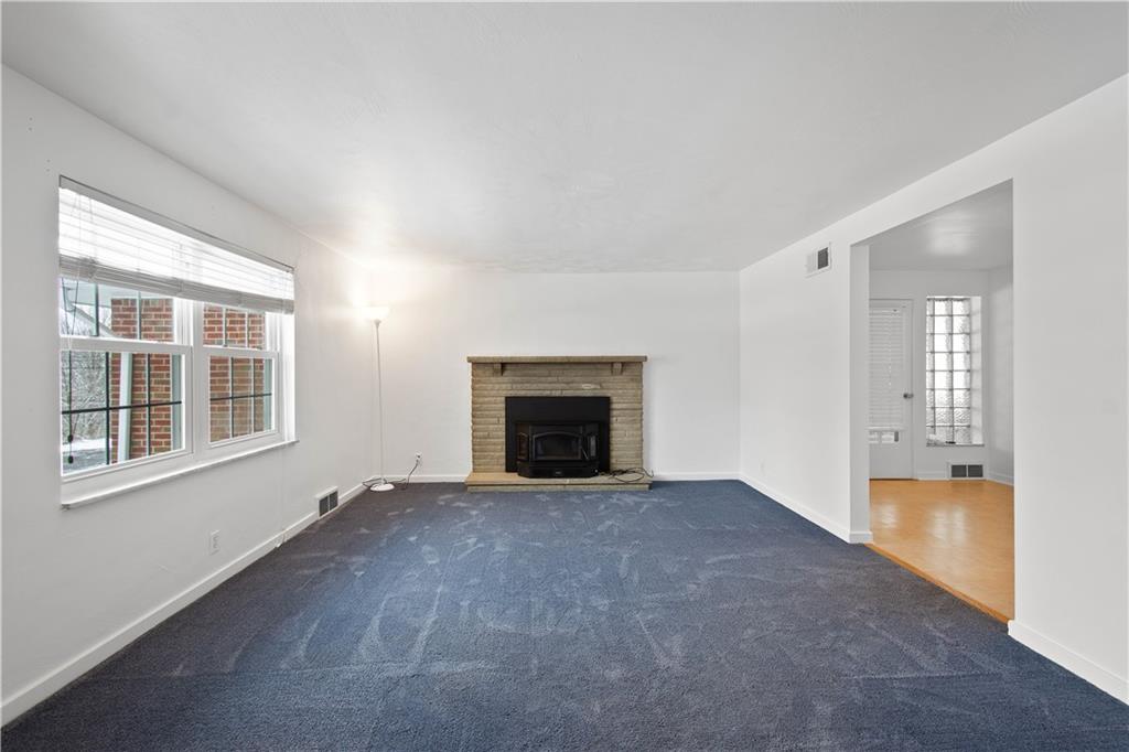 8784 Terrace Drive Pittsburgh, PA 15237 - Photo 2 of 35