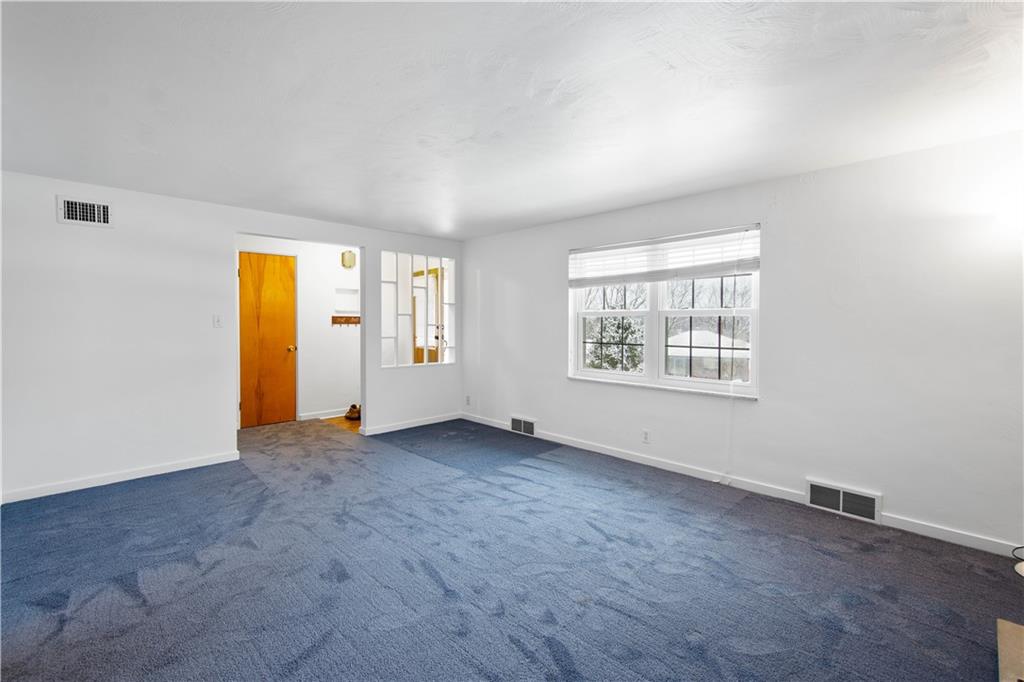 8784 Terrace Drive Pittsburgh, PA 15237 - Photo 5 of 35