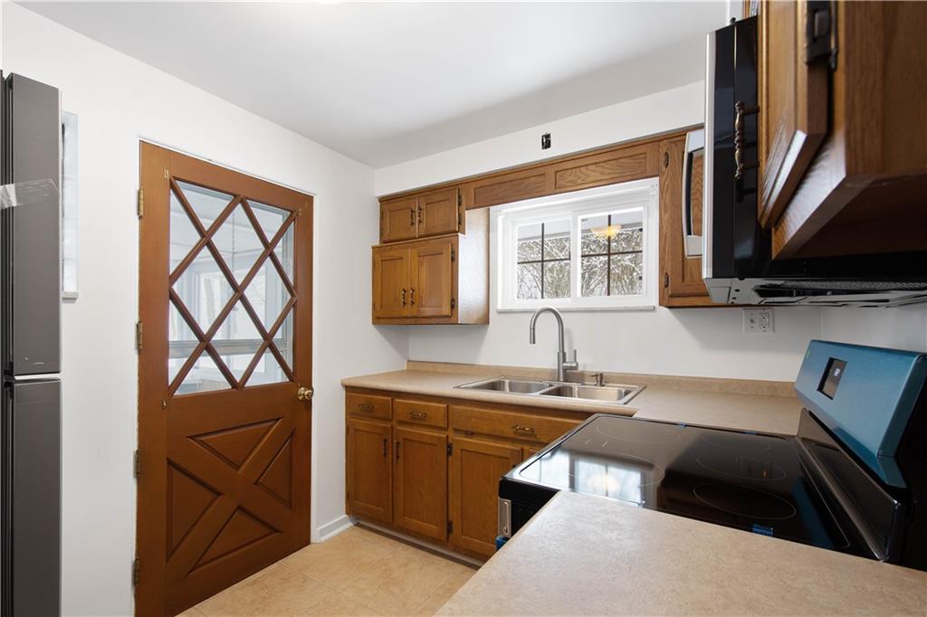 8784 Terrace Drive Pittsburgh, PA 15237 - Photo 10 of 35