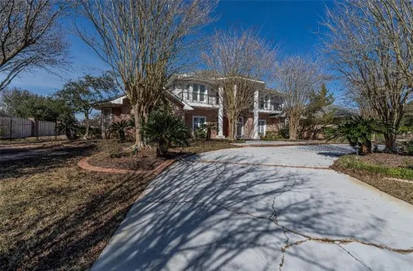 $999,000 | 6701 Tennyson Oaks Lane, Alexandria, LA 71301