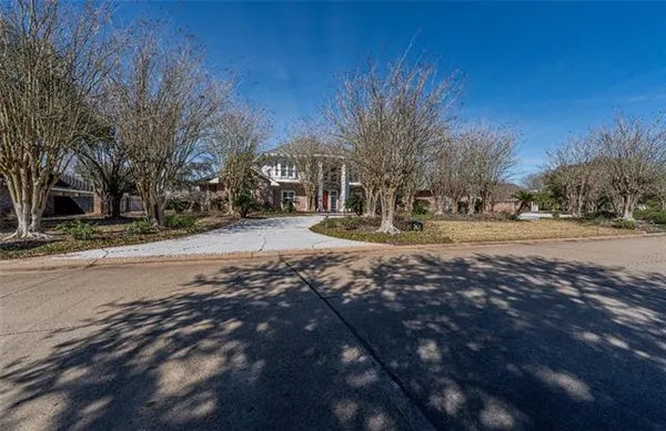 $999,000 | 6701 Tennyson Oaks Lane, Alexandria, LA 71301