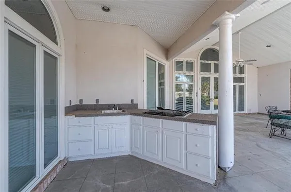 $999,000 | 6701 Tennyson Oaks Lane, Alexandria, LA 71301