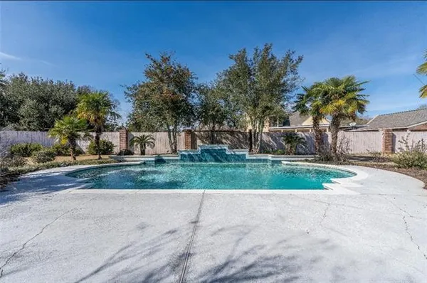 $999,000 | 6701 Tennyson Oaks Lane, Alexandria, LA 71301