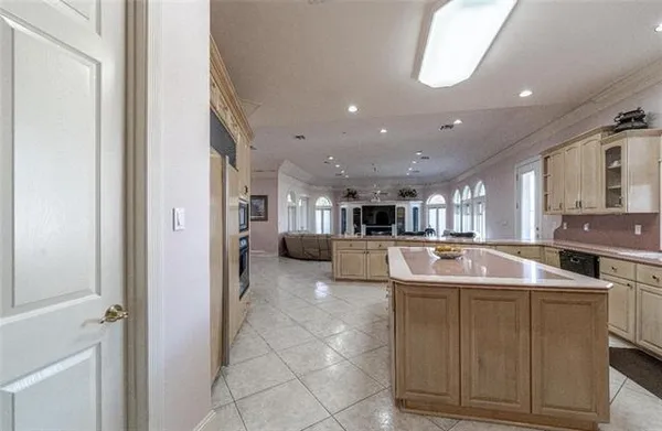 $999,000 | 6701 Tennyson Oaks Lane, Alexandria, LA 71301