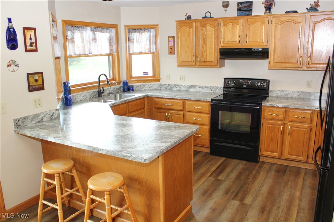 1468 Rauch Road East Palestine, OH 44413 - Photo 12 of 48 Kitchen with Breakfast Bar