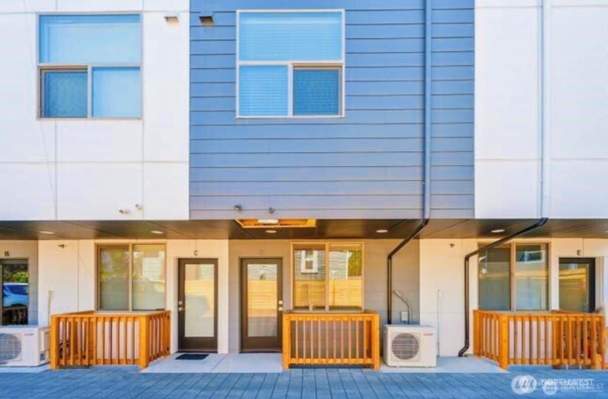 604 Northwest 77th Street, Unit D Seattle, WA 98117 - Photo 6 of 11 a view of front door