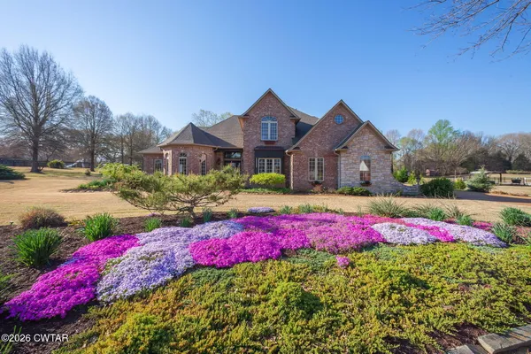 $699,900 | 57 Rolling Oaks Drive, Humboldt, TN 38343