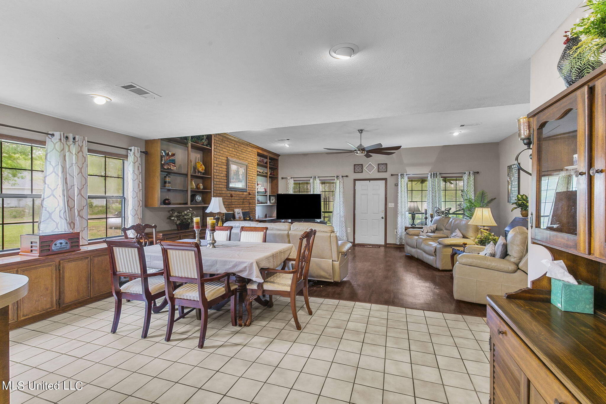 225 Lake Harbor Road Brandon, MS 39047 - Photo 13 of 63 17-web-or-mls-225 Lake Harbor-17