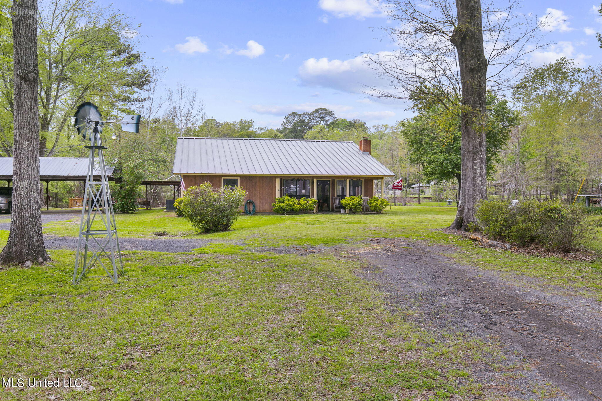 225 Lake Harbor Road Brandon, MS 39047 - Photo 3 of 63 3-web-or-mls-225 Lake Harbor-3
