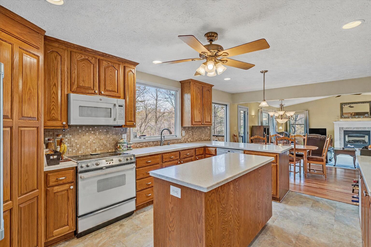 1085 Carters Island Road Goodview, VA 24095 - Photo 16 of 55 kitchen