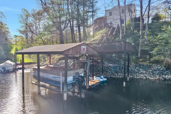 $899,950 | 1085 Carters Island Road, Goodview, VA 24095